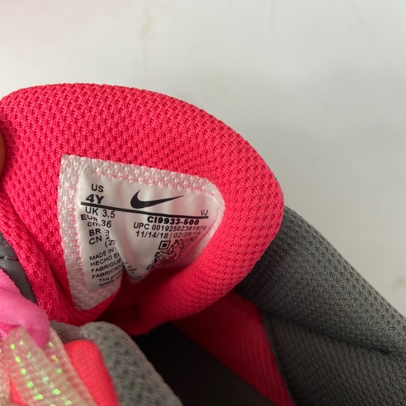 Nike - Picture 4 of 6